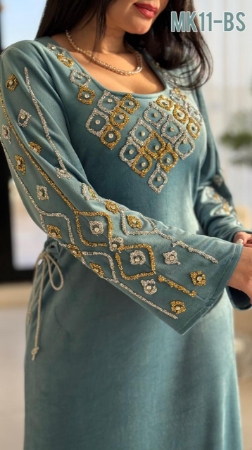 صورة جلابية مخمل تفاحي m11