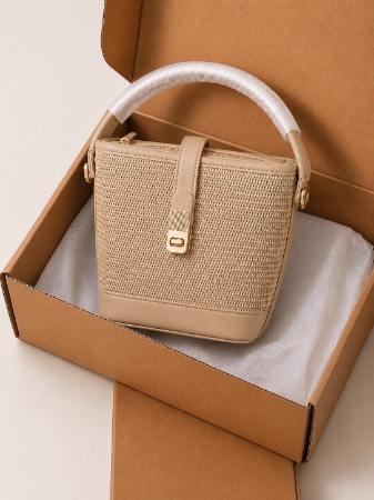 صورة شنطة يد نسائية بيج (Beige)